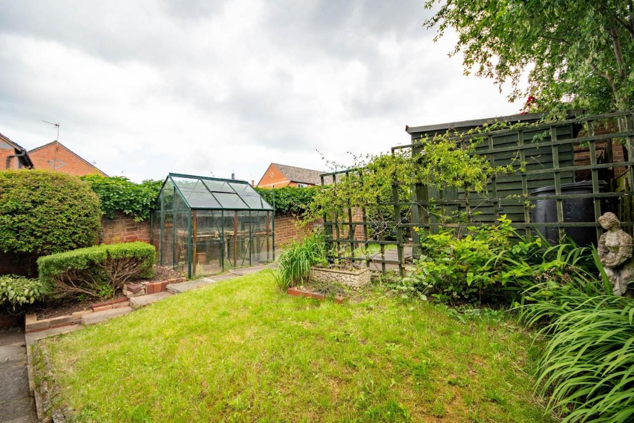 3-Bedroom House With Garden, Conservatory, In Centre Of Worcester Zewnętrze zdjęcie